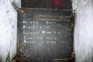 Ligne Maginot - ARENA - (Casemate d'artillerie) - Porte intérieure avec quelques données