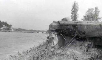 Ligne Maginot - 49/1 - LIMBOURG NORD - (Casemate d'infanterie - double) - Vue de la casemate aprés les combats
