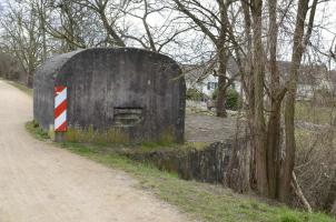 Ligne Maginot - BRIGGMATTEN SUD - (Blockhaus pour canon) - Vue extérieure coté nord et est (vers le canal)