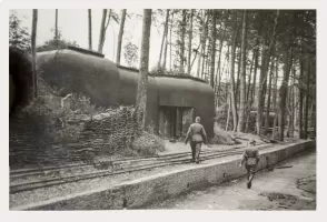Ligne Maginot - BREITENHAG (BATTERIE DE) - (Position d'artillerie préparée) - PC de la Batterie de Breitenhag et officiers Allemands