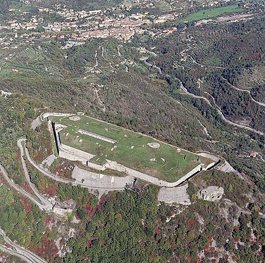 Ligne Maginot - Ouvrage d'artillerie du BARBONNET - Vue aérienne de Fort Suchet et de l'ouvrage maginot du Barbonnet