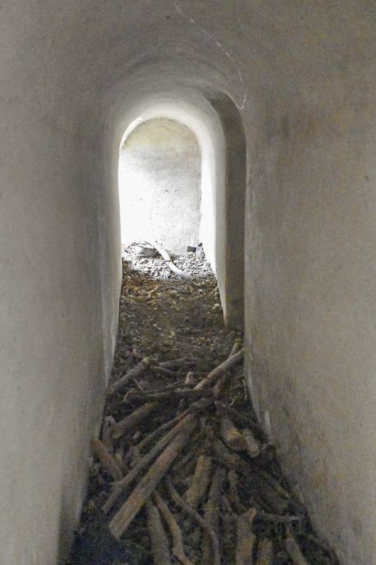 Ligne Maginot - PAVILLON DE CHASSE 2 - (Blockhaus pour arme infanterie) - Le couloir avec à droite l'accès à la coupole