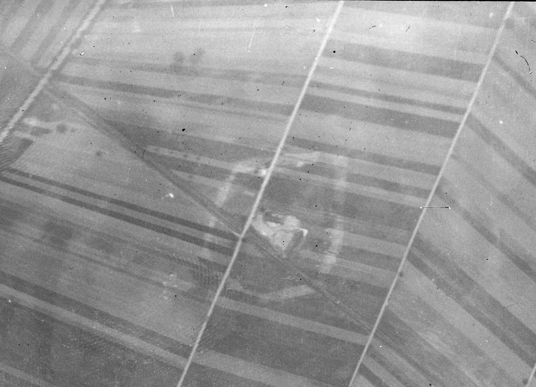 Ligne Maginot - 61/3 - OTTMARSHEIM SUD - (Casemate d'infanterie - Double) - Vue aérienne année 1934.
La casemate et les réseaux sont nettement visibles sur ce cliché