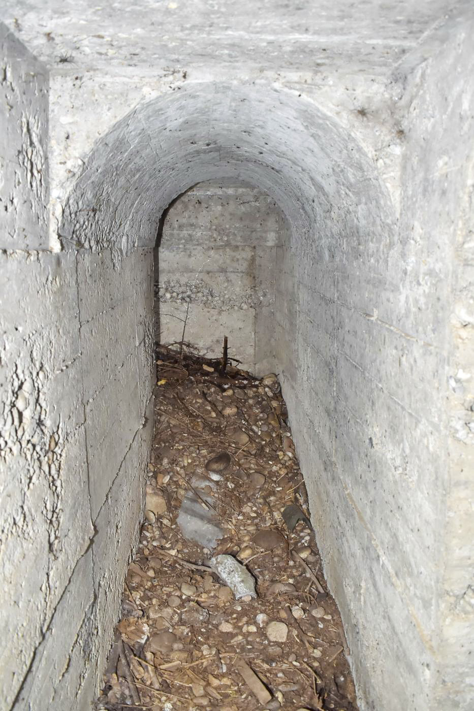Ligne Maginot - PA KEMBS CENTRE 4 - (Blockhaus pour arme infanterie) - Le couloir vers l'entrée au fond à gauche