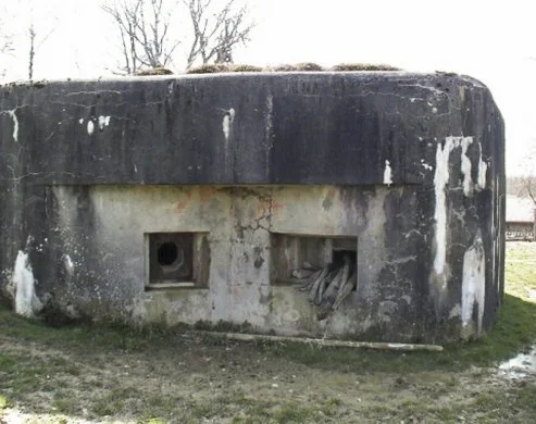Ligne Maginot - BETTLACH NORD 3 - (Blockhaus pour arme infanterie) - Chambre de tir avec créneau mitrailleuse et FM