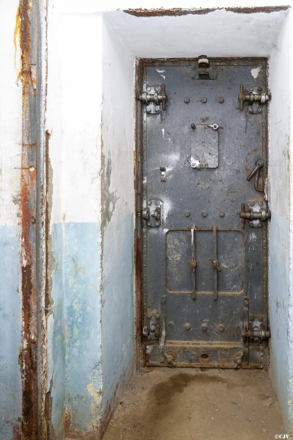 Ligne Maginot - LAVOIR - (Ouvrage d'artillerie) - Entrée des hommes
Porte blindée extérieure