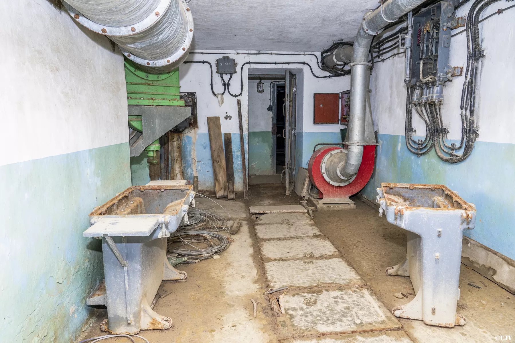 Ligne Maginot - LAVOIR - (Ouvrage d'artillerie) - La galerie vers l'entrée des hommes