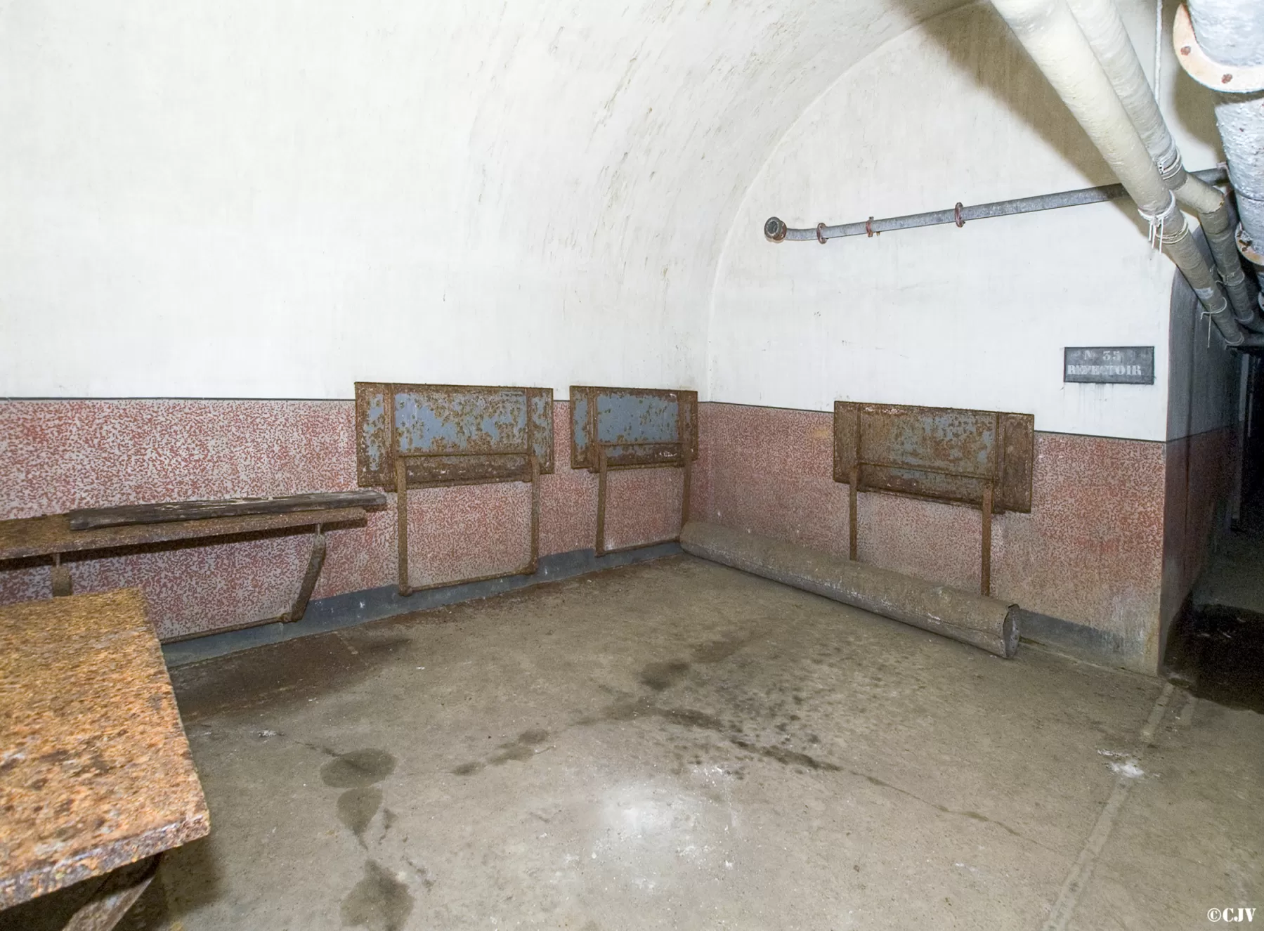 Ligne Maginot - BOIS D'ESCHERANGE - X3 (QUARTIER KANFEN - I/169°RIF) - (Abri) - Le réfectoire dans une galerie