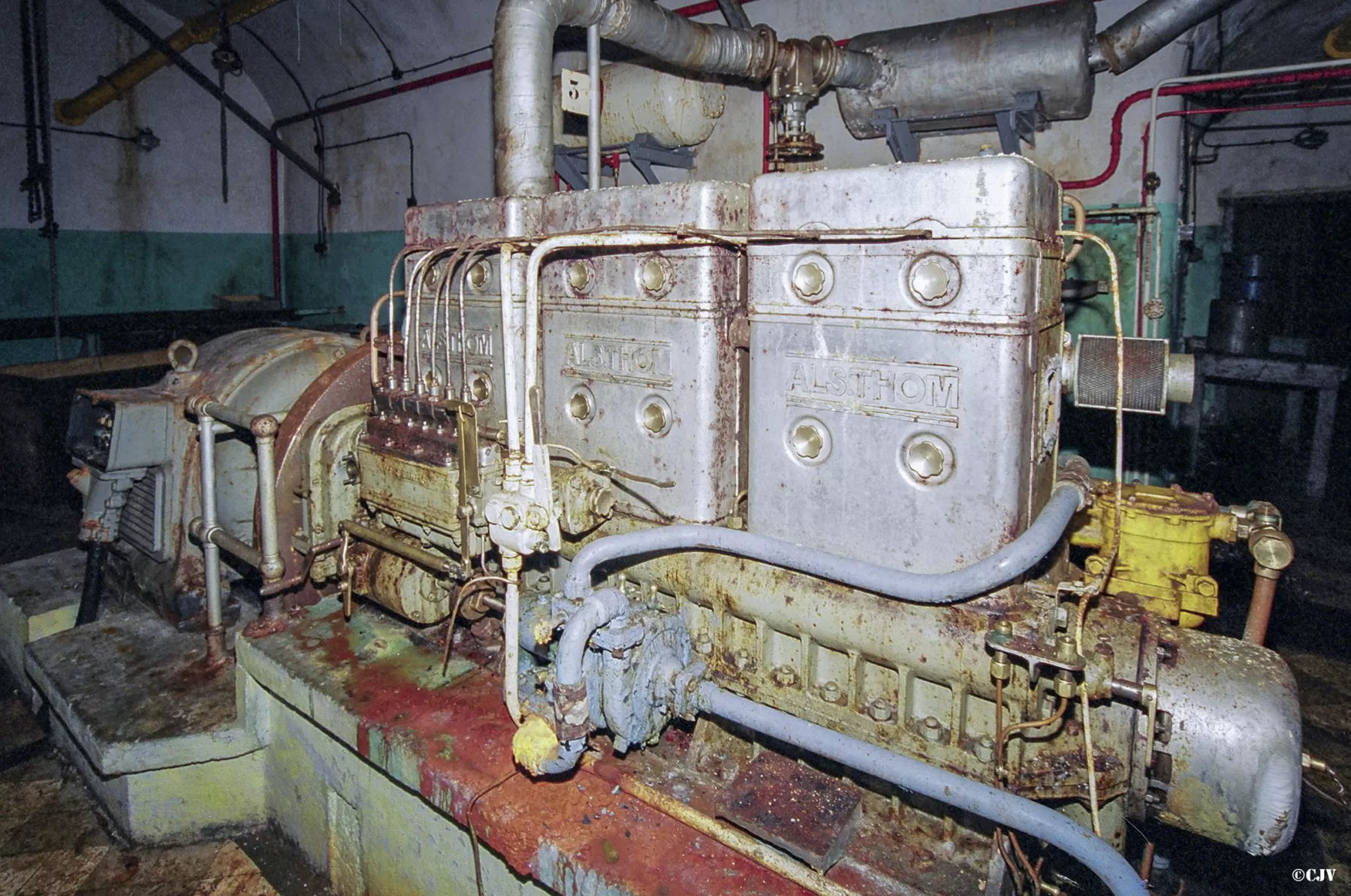Ligne Maginot - SAINT ANTOINE - (Ouvrage d'artillerie) - L'usine électrique
Groupes électrogènes à moteur Alsthom