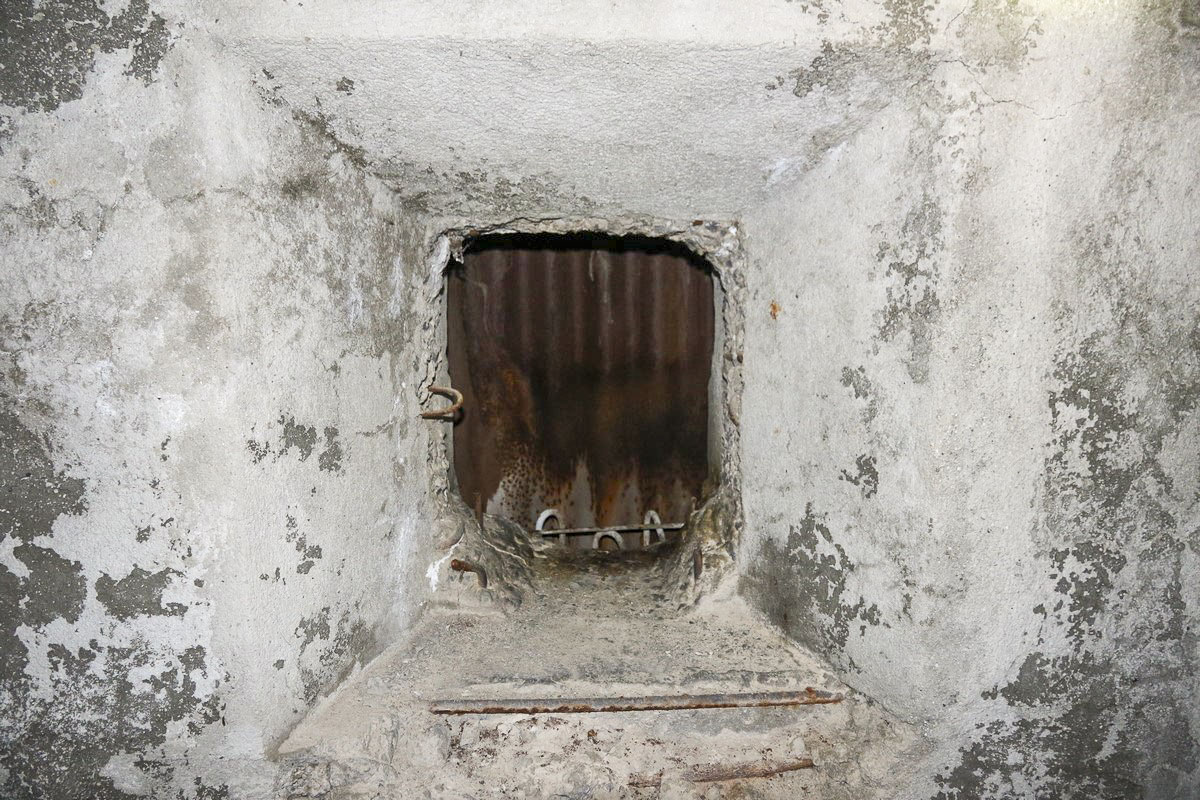 Ligne Maginot - B11 - PAS DE LA PORTE CENTRE - SA-6 - (Blockhaus pour arme infanterie) - Le créneau supérieur

