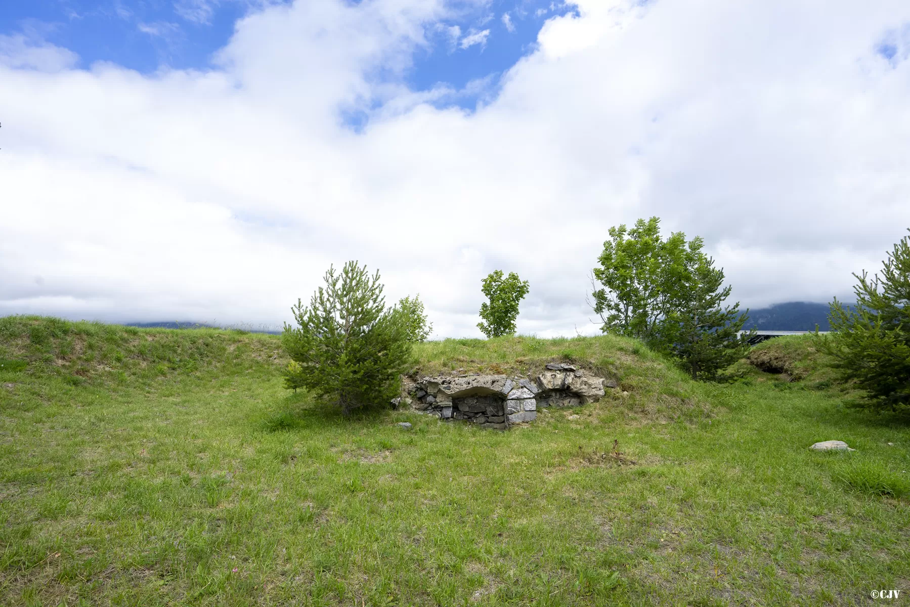 Ligne Maginot - TELEGRAPHE - BERWICK - (Position d'artillerie préparée) - Deux emplacements orientées vers le haut Maurienne