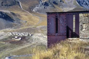 Ligne Maginot - FOURCHES - (Casernement) - Le camp vu depuis le blockhaus des Fourches