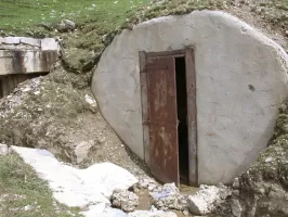 Ligne Maginot - LES FOURCHES - (Abri) - Abri bétonné à proximité du bloc 1