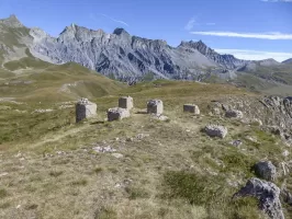 Ligne Maginot - TéLéPHéRIQUE LE PRA-LES FOURCHES (PYLôNE DE CRêTE) - (Téléphérique ( Recette)) - Soubassement du pylône de crête