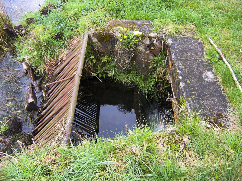 Ligne Maginot - GLASBRONN (ETANG-RéSERVOIR) - (Inondation défensive) - Le batardeau qui alimentait l'ancien moulin 