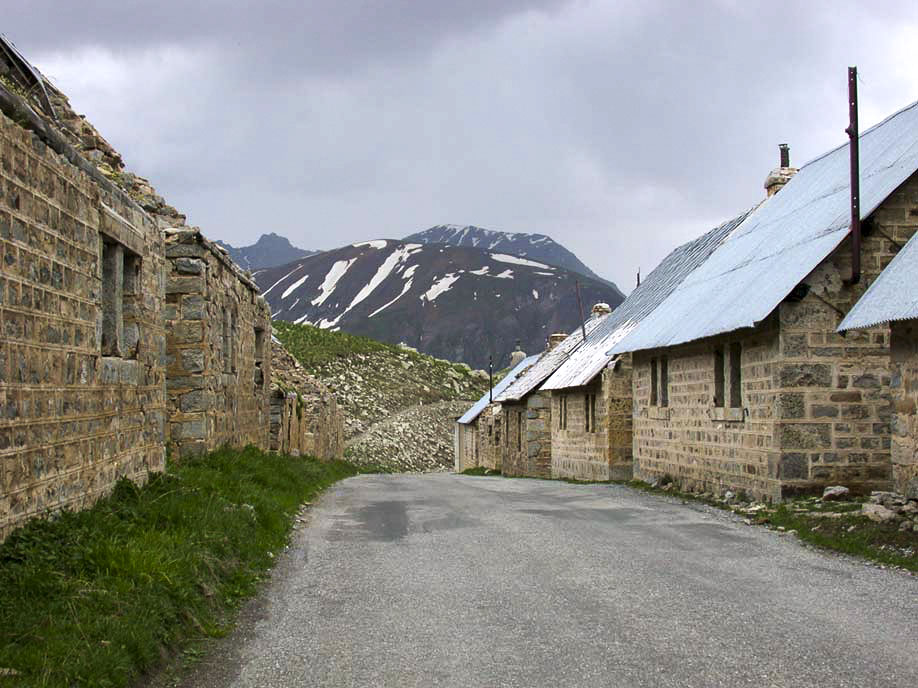 Ligne Maginot - FOURCHES - (Casernement) - 