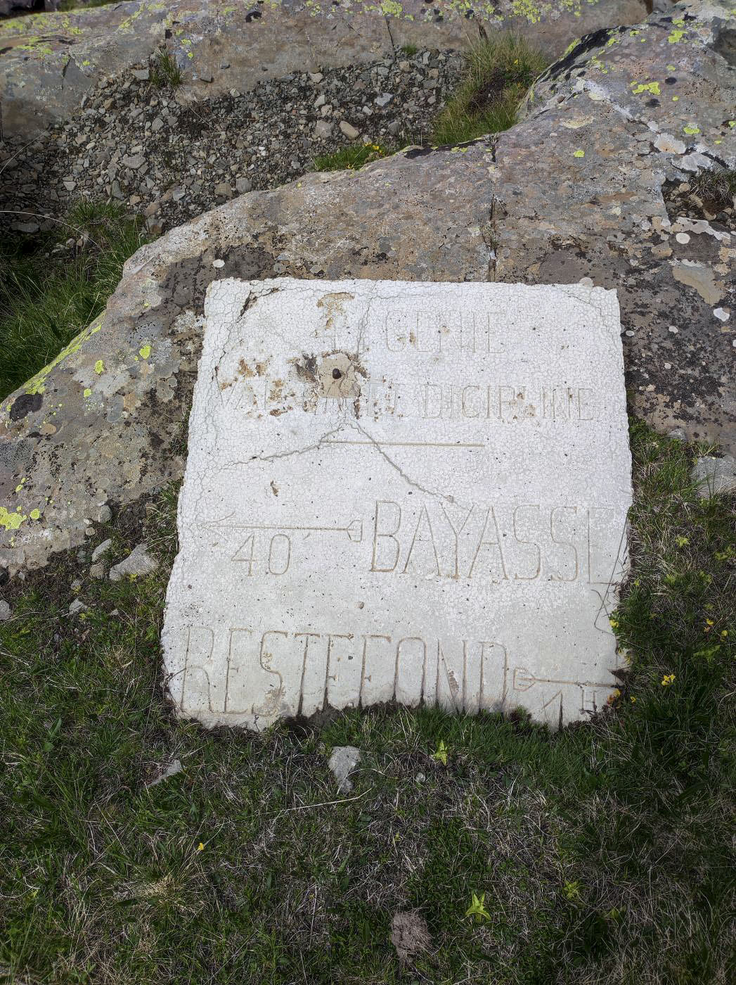 Ligne Maginot - SUD DE RESTEFOND (1° BIE 93° RAM) - (Position d'artillerie préparée) - Sur le coté de l'ancienne piste (haut-dessus de la position)