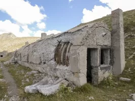 Ligne Maginot - COL DE JALLORGUES - (Casernement) - Abri 2