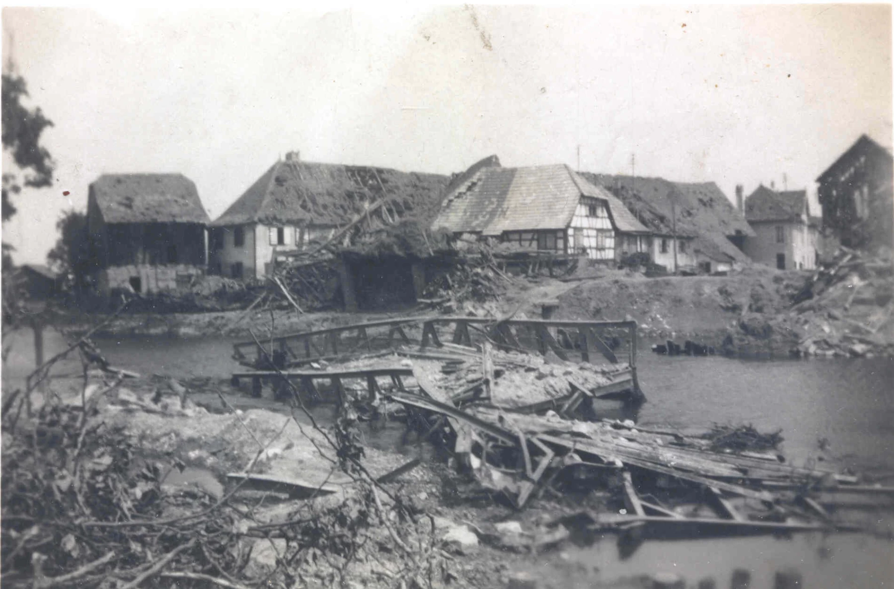 Ligne Maginot - PONT DE L'ILL - (DMP - Dispositif de Mine Permanent) - Photo prise après le départ des troupes françaises
