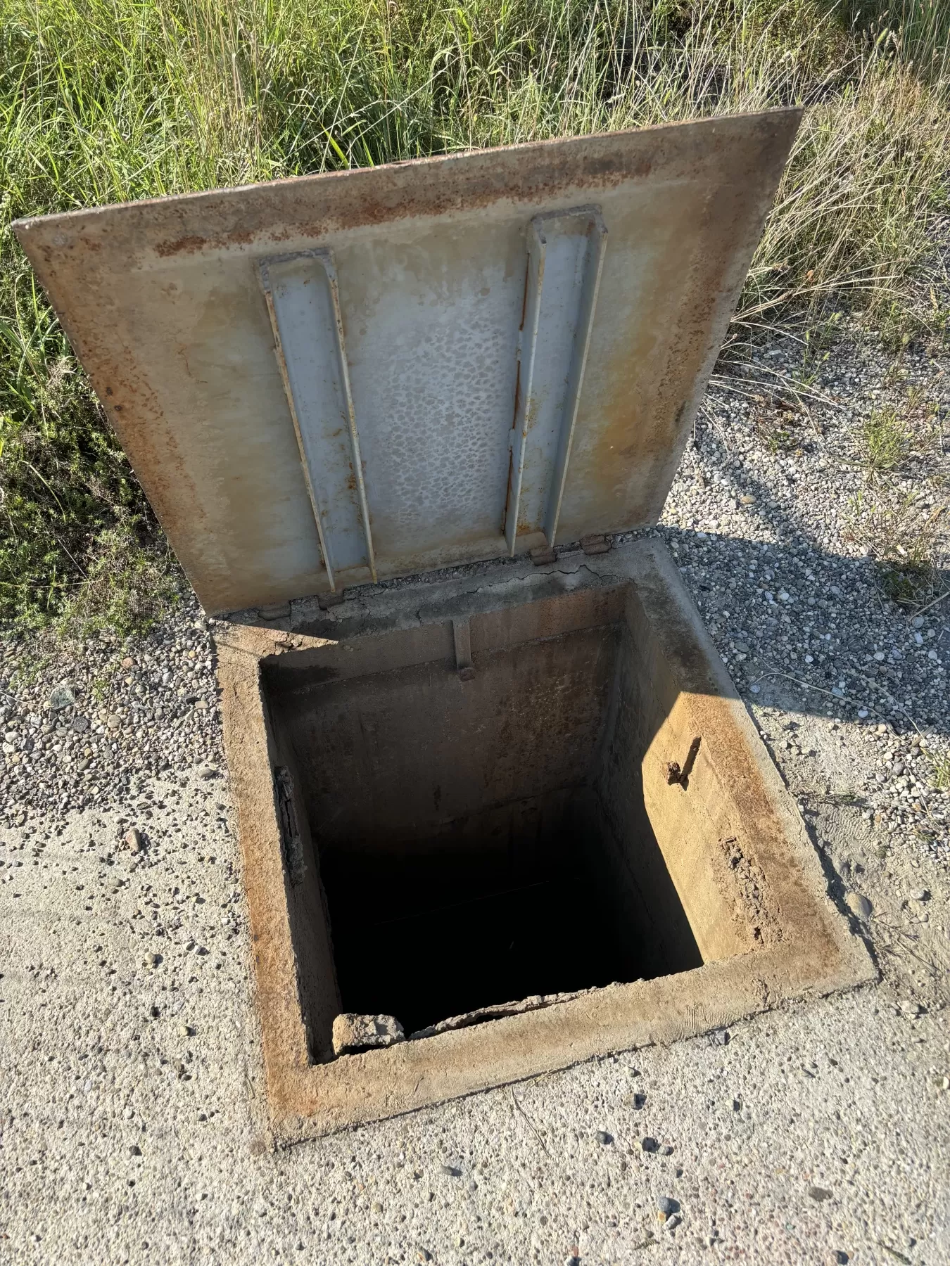 Ligne Maginot - PR6 - (Chambre de coupure) - La chambre de coupure dotée d'une trappe récente