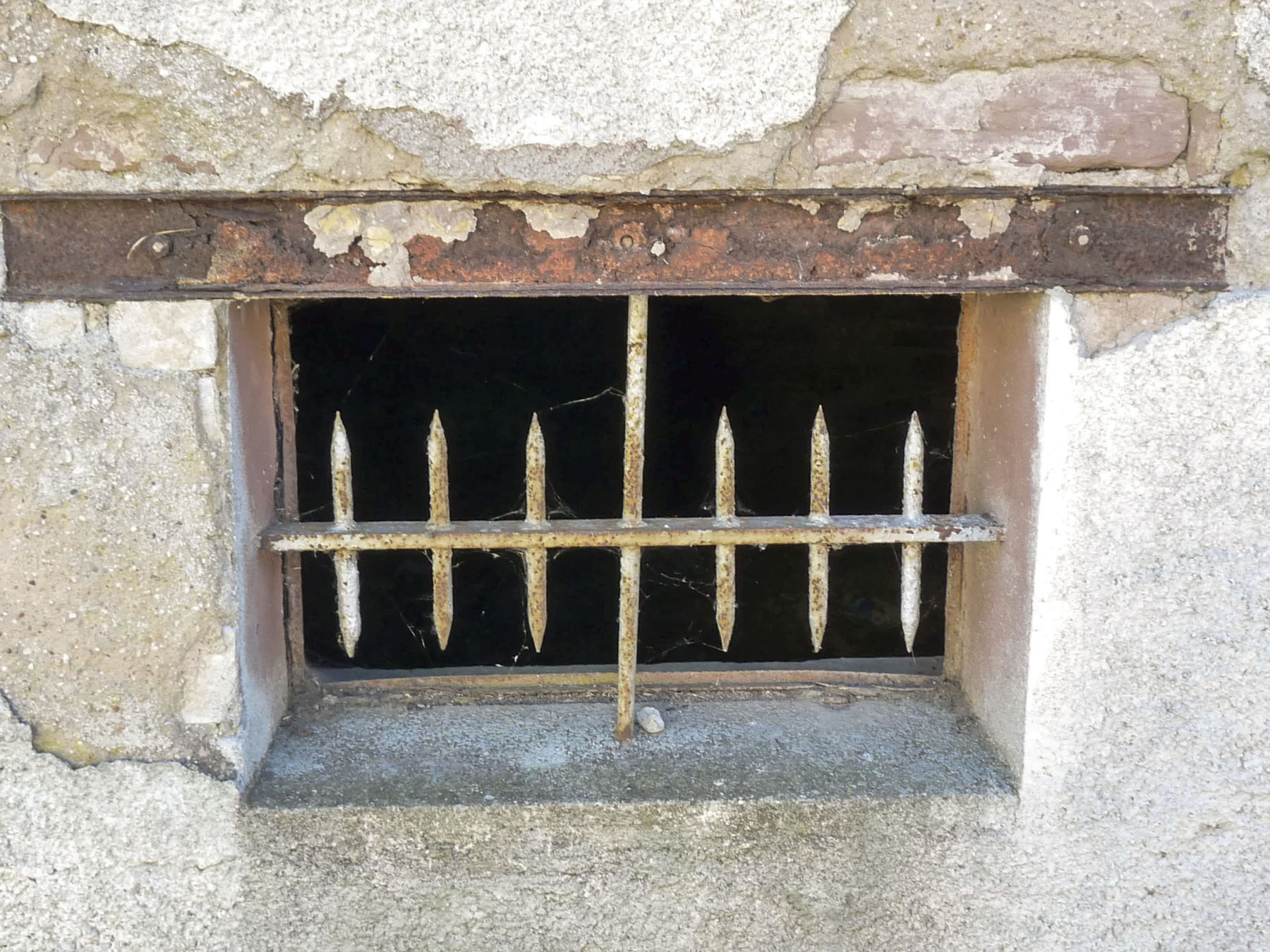 Ligne Maginot - LEYVILLER - (Camp de sureté) - Grilles des soupiraux