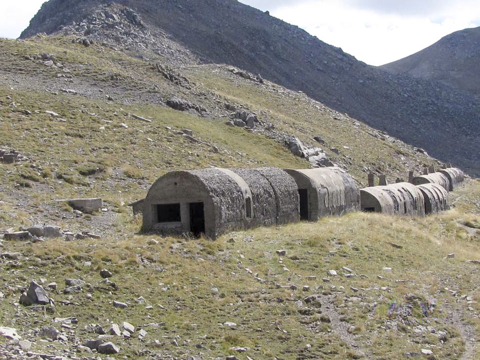 Ligne Maginot - COL DE JALLORGUES - (Casernement) - Abris Alpin