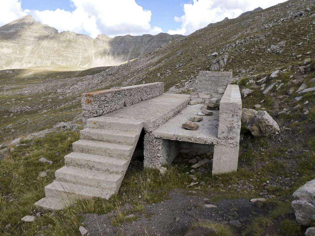 Ligne Maginot - COL DE JALLORGUES - (Casernement) - Les latrines