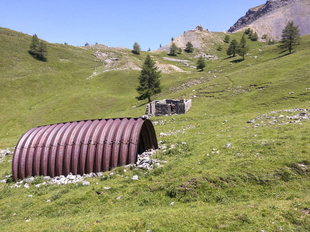 Casernement du COL de la VALETTE