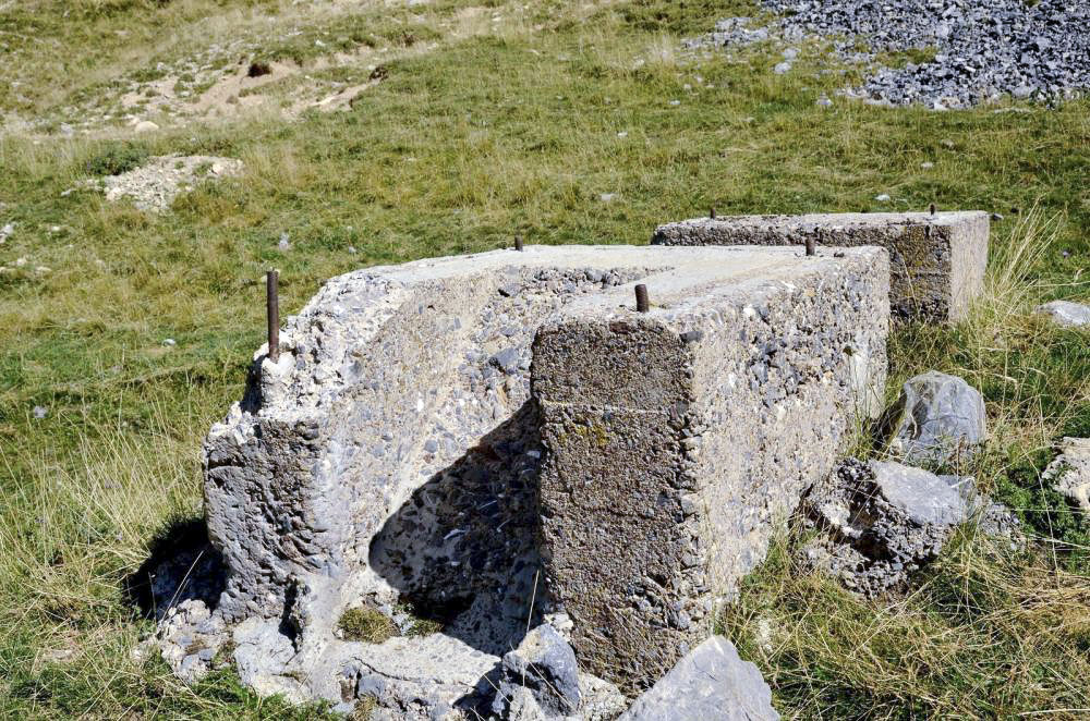 Ligne Maginot - COL DE LA VALETTE (V) - (Ouvrage d'infanterie) - Probablement le support de la bétonnière utilisée pour la construction