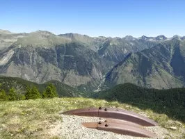 Ligne Maginot - MONTAGNE HAUTE 2 - (Observatoire indéterminé) - Vue sur le village d'Isola et la route menant au col de La Lombarde