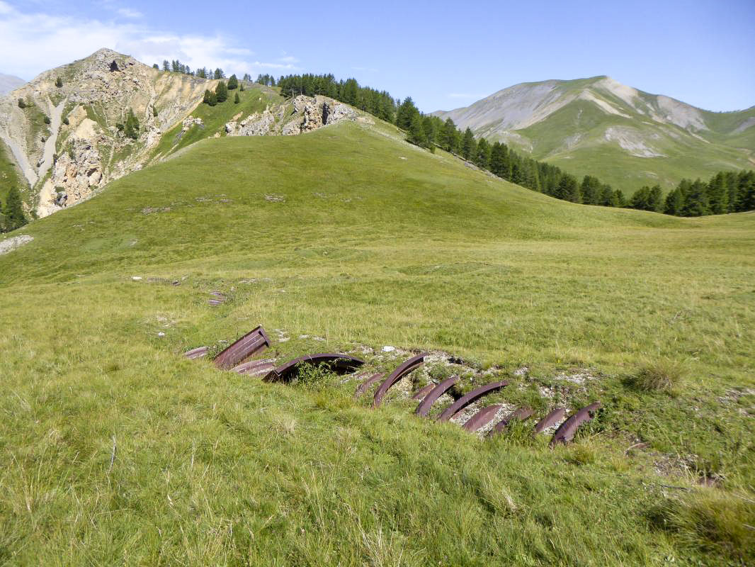 Ligne Maginot - MONT LONGON - (Position d'artillerie préparée) - Tranchées couvertes