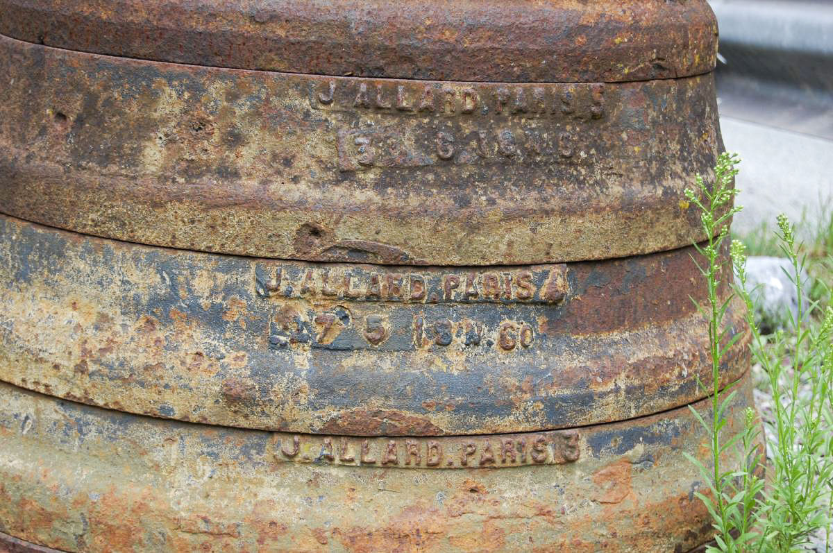 Ligne Maginot - FRESSINEA (Poste) - (Casernement) - Cloche observatoire STG par éléments
Cette cloche était destinée à l'observatoire Roure-Le Tiècs