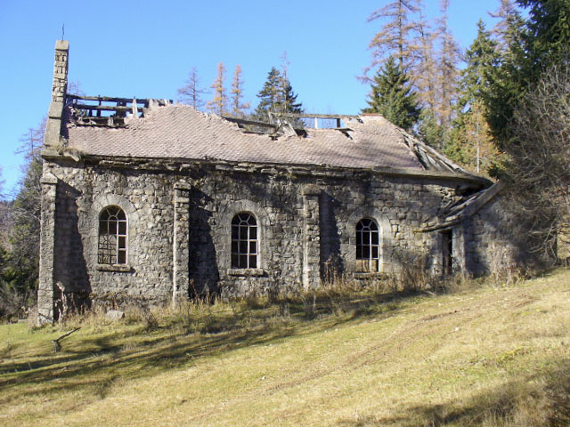 Ligne Maginot - GRANGES DE LA BRASQUE - CAMP DU TOURNAIRET - (Casernement) - La chapelle Notre Dame des Victoires