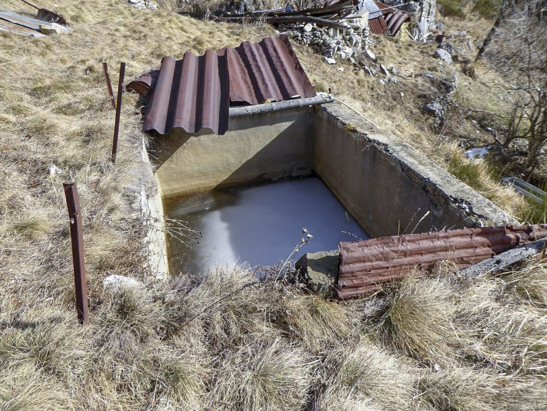 Ligne Maginot - MONT PELA - (Abri) - Bassin