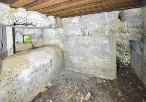 Ligne Maginot - DB316 - BOIS DE BEUVEILLE OUEST 1 - (Blockhaus pour arme infanterie) - Entrée et créneau de flanquement