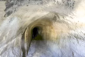 Ligne Maginot - MONTE LEONE OUEST - (Dépôt de Munitions) - Entrée camions
Intérieur