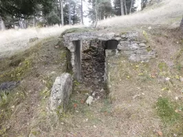 Ligne Maginot - BAISSE DE CABANETTE - (Stand de tir) - La tranchée couverte pour les cibles, devant la butte