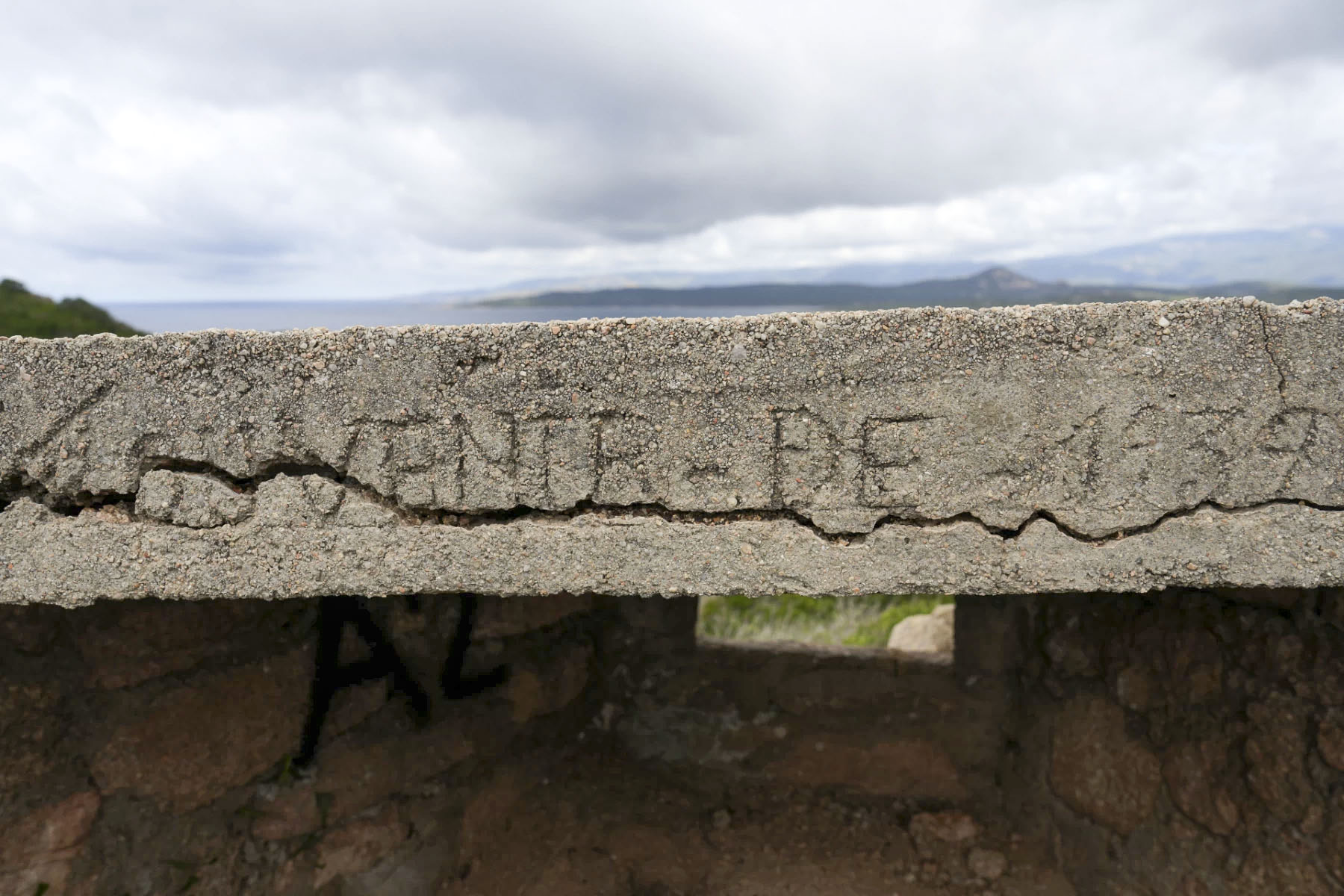 Ligne Maginot - ERBAIOLU 2 - (Blockhaus pour arme infanterie) - Inscription gravée dans le ciment : 'Souvenir 1939 Caporal(?) Mattei' 