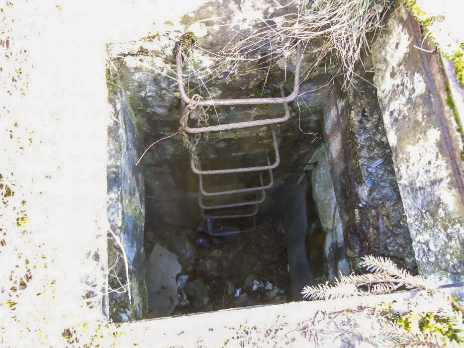 Ligne Maginot - GROSSENWALD - (Poste GRM - Maison Forte) - Accès par une trappe depuis l'étage supérieur