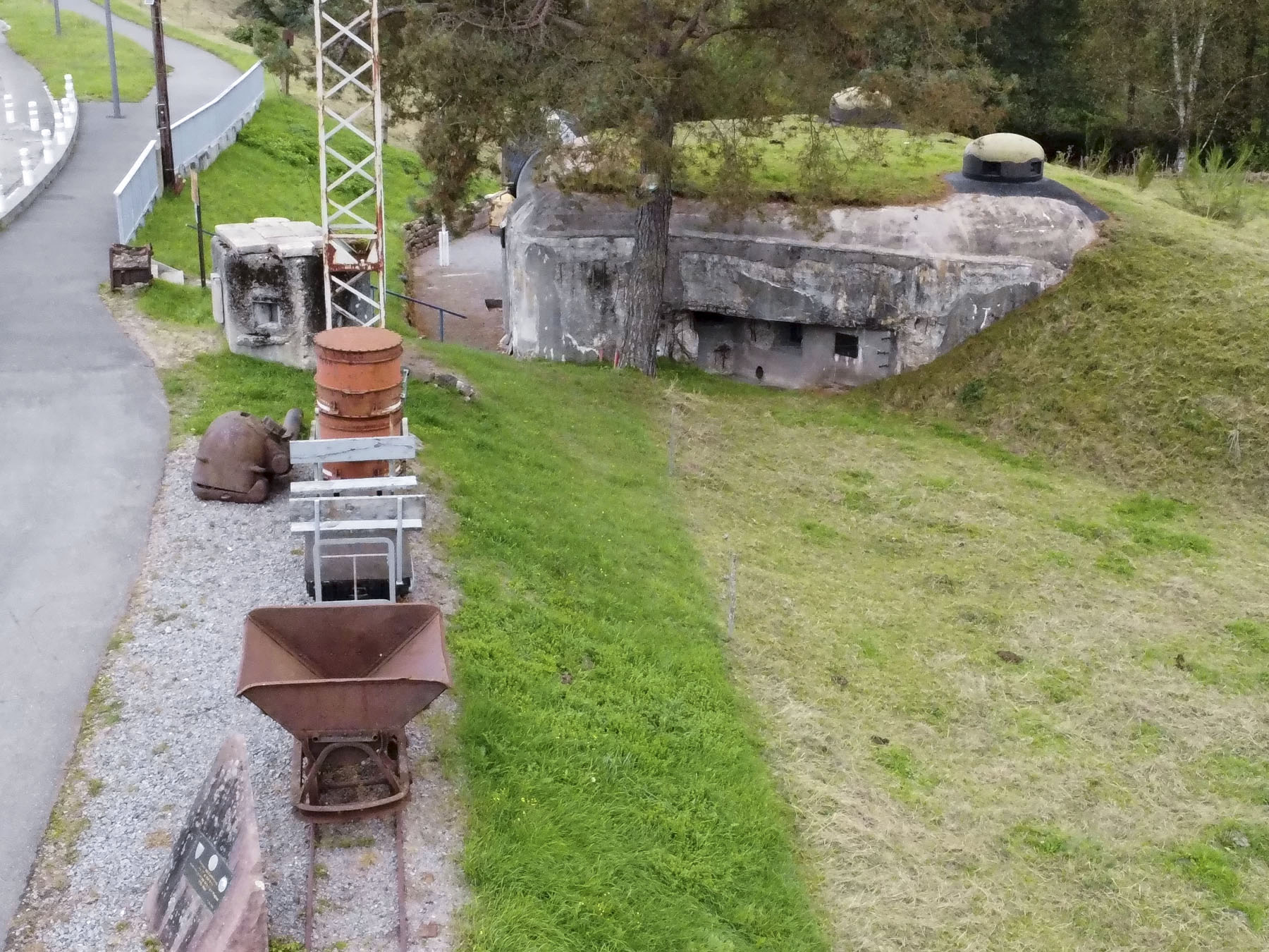 Ligne Maginot - DAMBACH NORD - NEUNHOFFEN SUD-EST - (Casemate d'infanterie - Double) - La façade est 