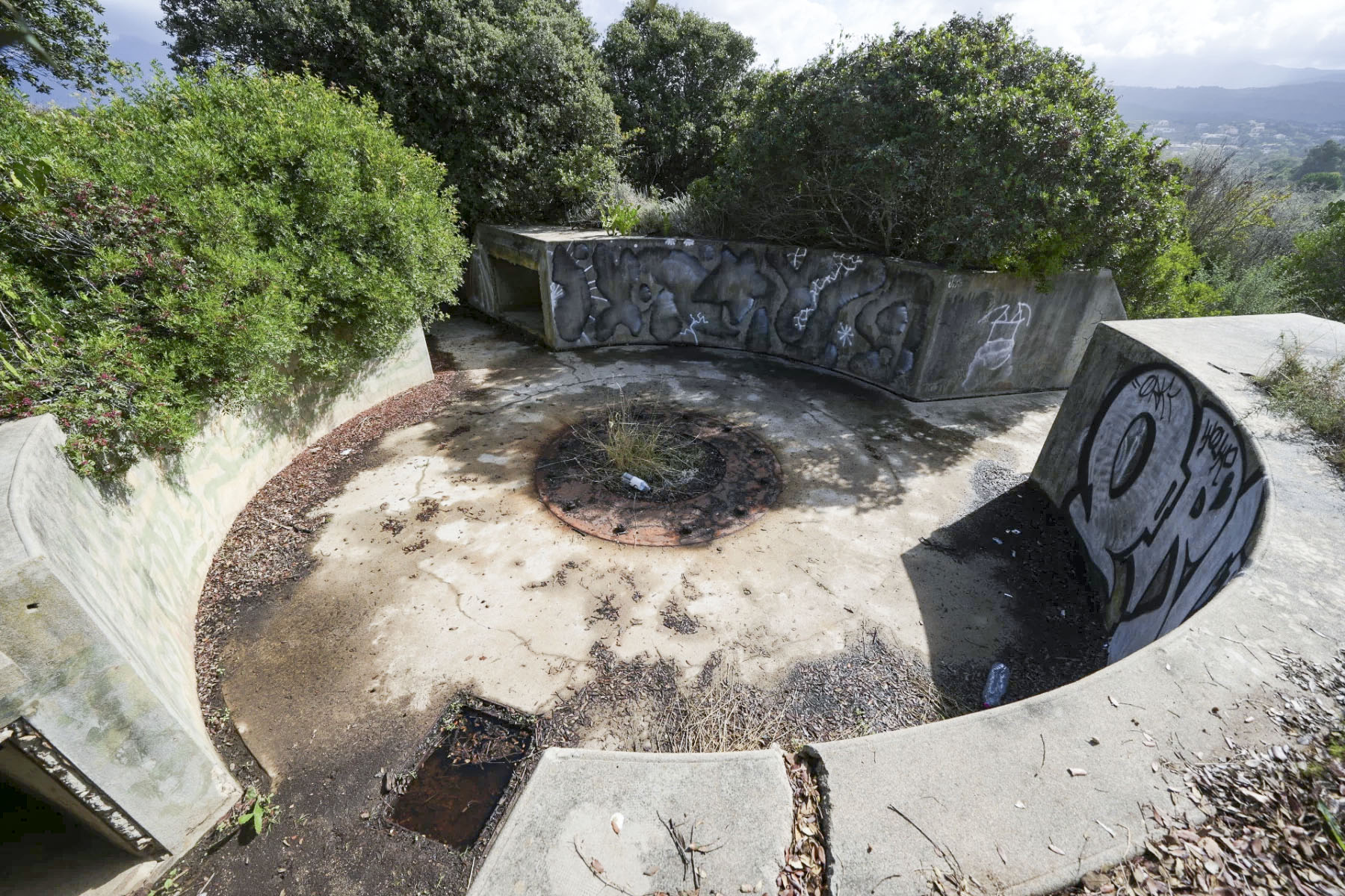 Ligne Maginot - CAPITELLO (BATTERIE DCA) - (Position d'artillerie préparée) - Cuve pour canon de 75mm