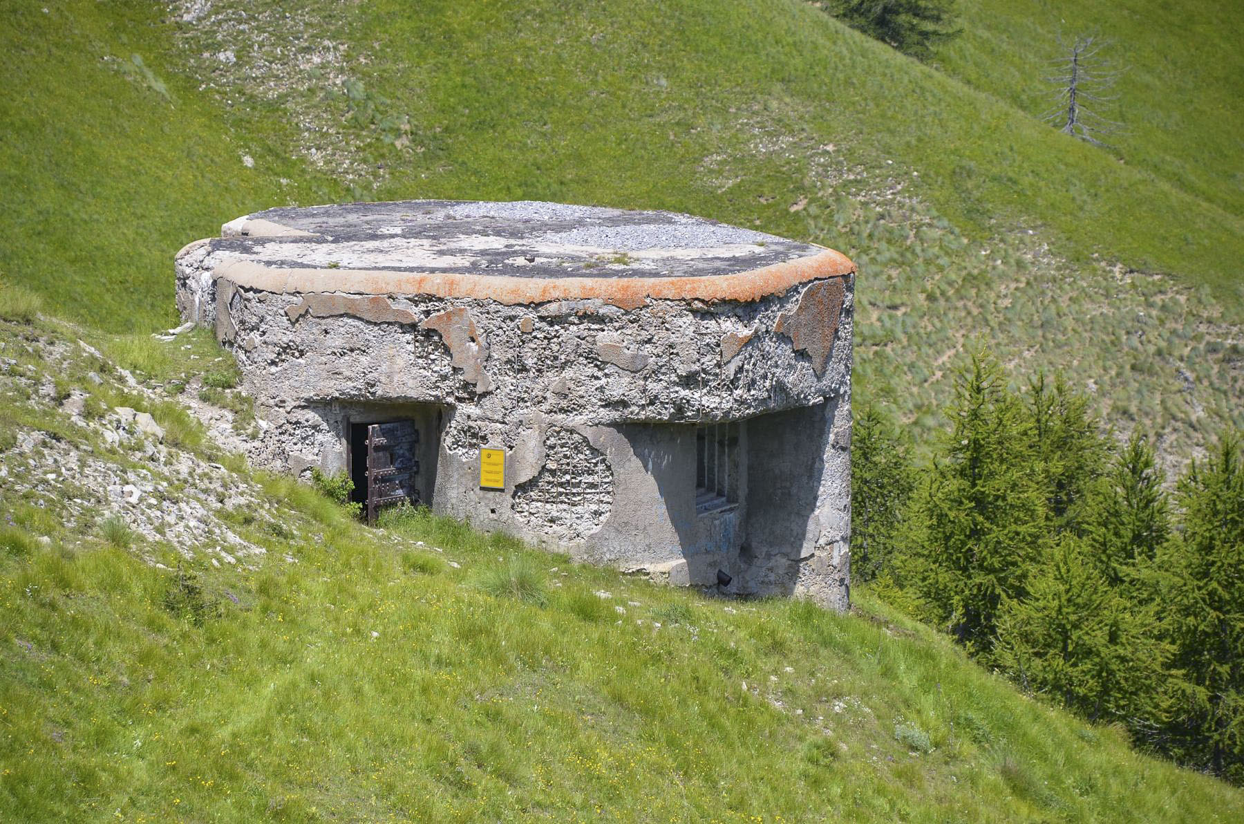 Ligne Maginot - BAISSE DE SAINT VERAN - (Ouvrage d'infanterie) - Le bloc 2
Vue coté entrée