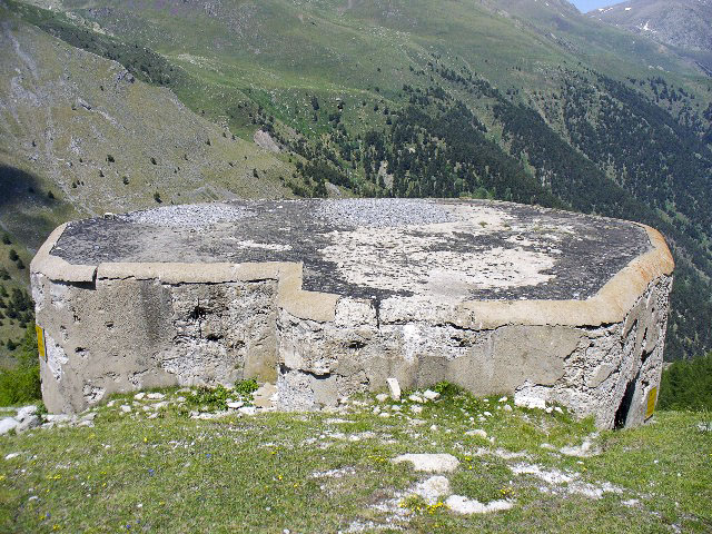 Ligne Maginot - BAISSE DE SAINT VERAN - (Ouvrage d'infanterie) - Bloc 2