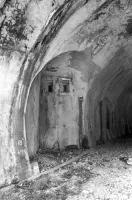 Ligne Maginot - Tunnel de Bergue - Entrée Nord - Le blockhaus gauche de défense de l'entrée. Vue rapprochée