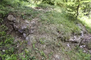 Ligne Maginot - CHALETS DU VALLON 4 - (Blockhaus pour arme infanterie) - Les deux créneaux bien enterrés