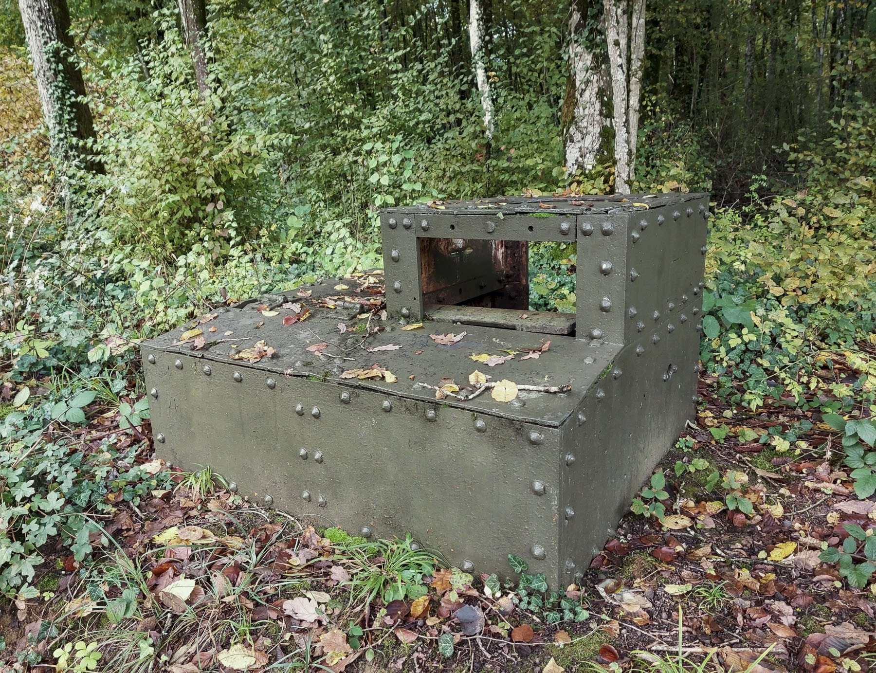 Ligne Maginot - FERMONT - A2 - (Ouvrage d'artillerie) - La caisse de char Renault FT 17 radio de l'observatoire Do8 - Chinauveau récupérée par l'AAOFLM