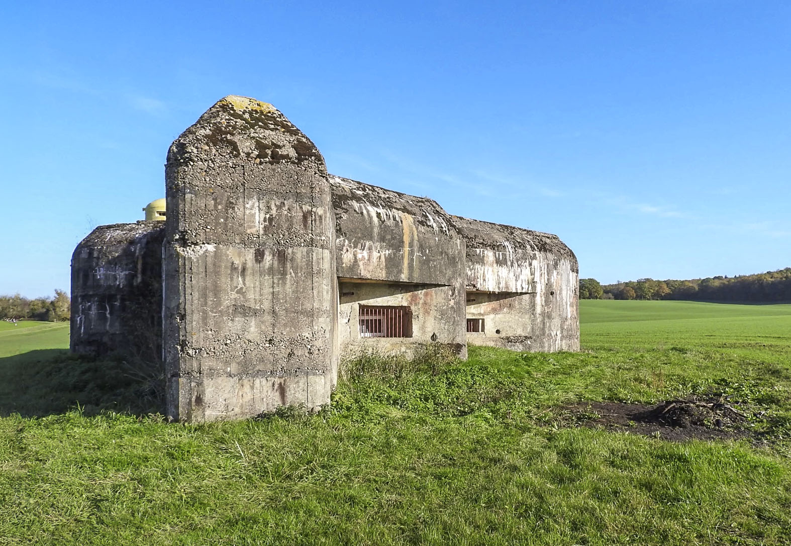 Ligne Maginot - CEZF-28 - AUDVILLER OUEST - (Blockhaus lourd type STG / STG-FCR - Double) - La façade de flanquement vers l'ouest.
