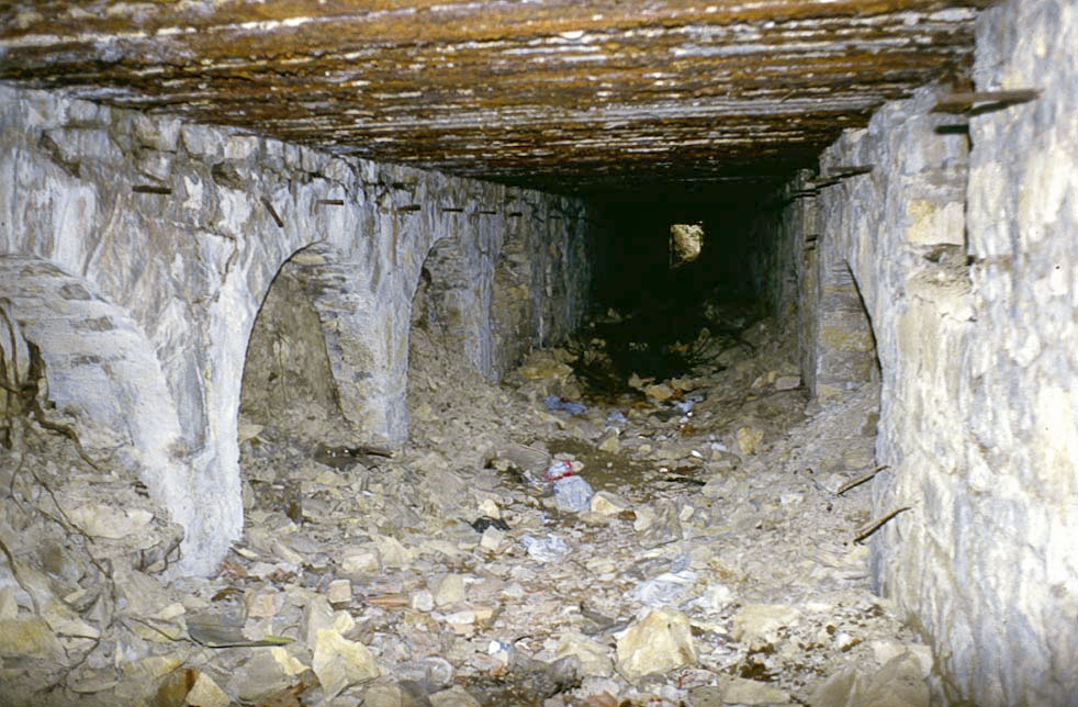 Ligne Maginot - MONT DE L'UBAC - (Position d'artillerie préparée) - L'abri de combat supérieur