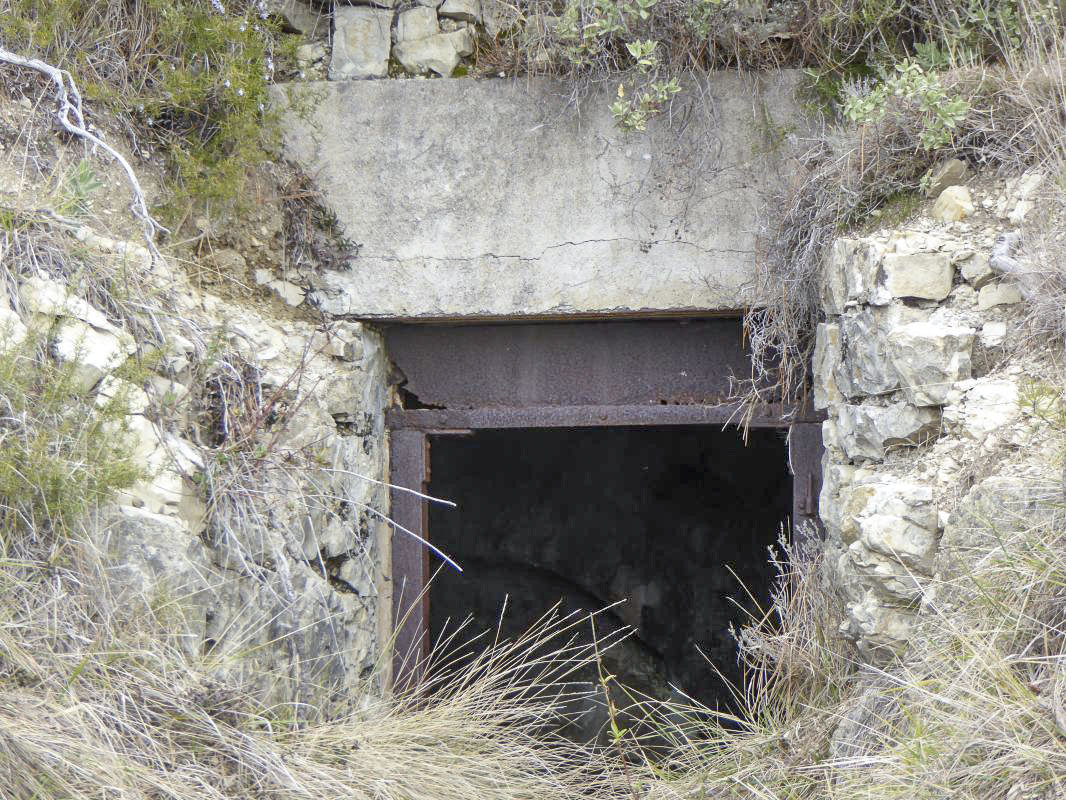 Ligne Maginot - MONT DE L'UBAC - (Position d'artillerie préparée) - Abri 2