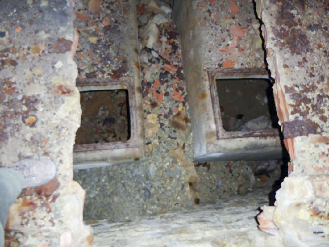Ligne Maginot - MONT DE L'UBAC - (Position d'artillerie préparée) - Abri 2
Citernes